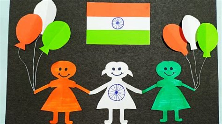 
Mercy Eke’s Independence Day Paper-dress Stirs Mixed Reactions – ‘Why Is Buhari Not There?’ 