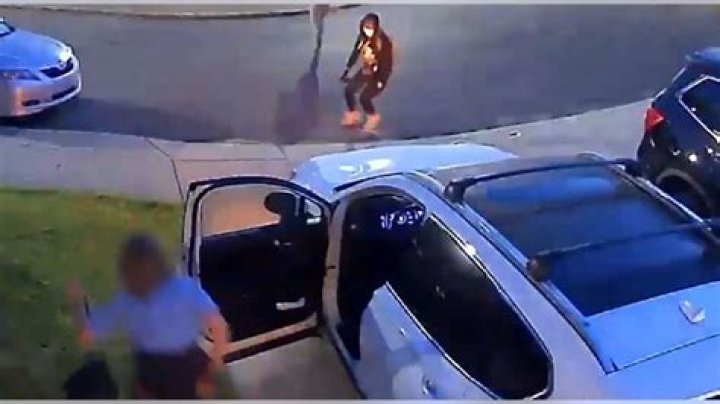 
Philadelphia armed carjacking of mother, teen daughter caught on video 